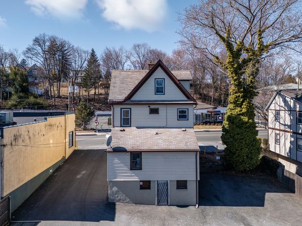 906 Kinderkamack Rd #2, River Edge, NJ 07661