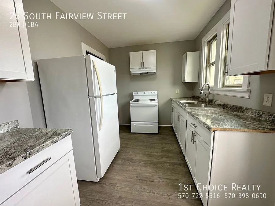 Heat, water, sewer, trash removal included! — Photo 2
