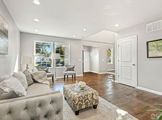 90 Oakland Ave, Edison, NJ 08817