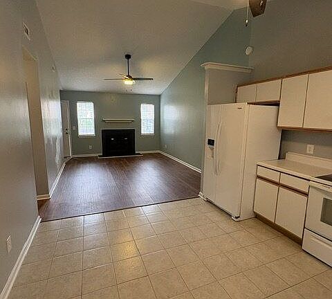 5th image of 4134 Bridge Ct #B