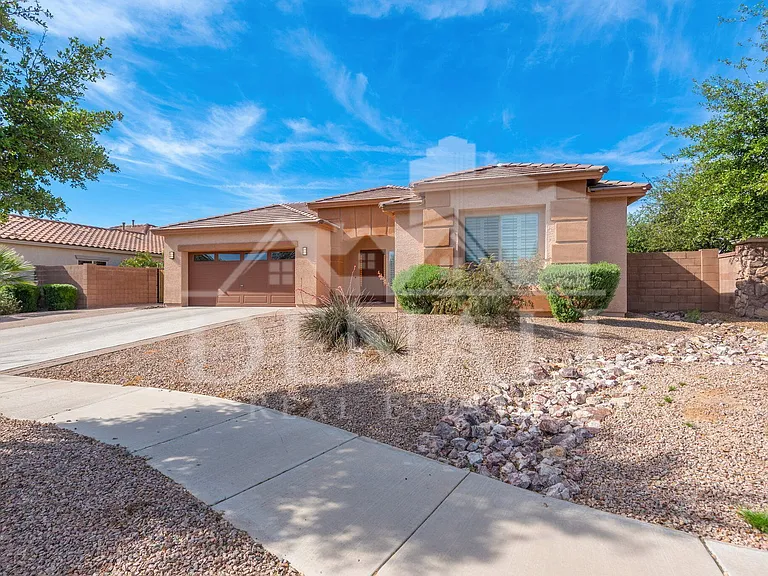 2881 E Tonto Dr — Photo 2