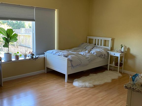 5th image of 1632 10th Ave APT A