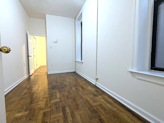 4th image of 646 W End Ave #1A