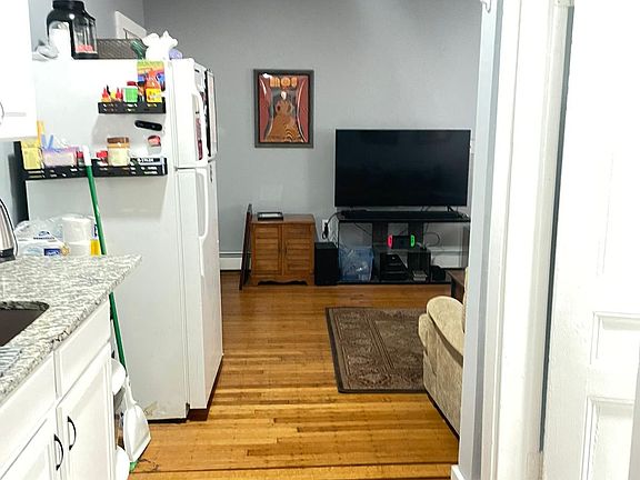 4th image of 200-202 Lexington Ave #1