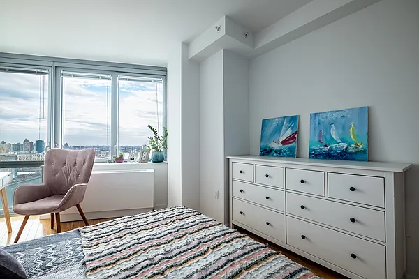 Rented by Luxury Apartments LIC | media 7