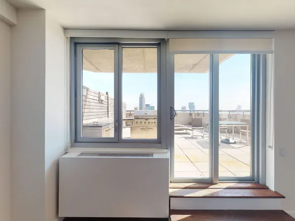 401 East 34th Street S23G image 3 of 9