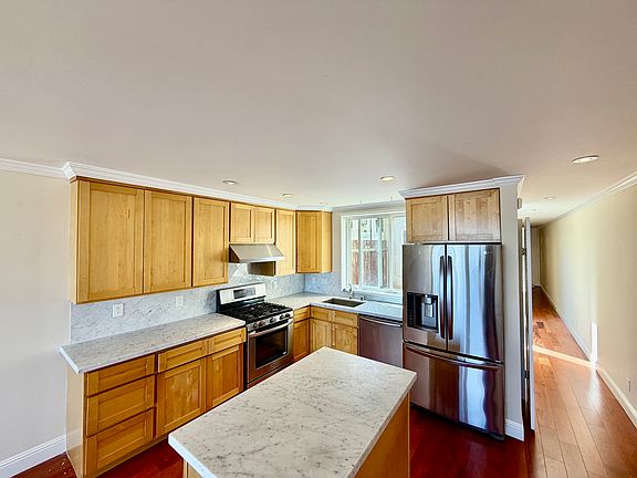 4th image of 1610 Taylor St APT 2