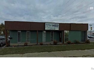 2520 Elizabeth Lake Rd, Waterford, MI 48328