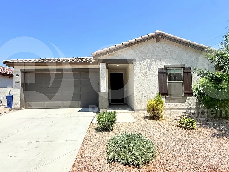 3026 W Straight Arrow Ln — Photo 1
