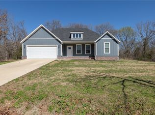 12 Hobkirk Dr, Bella Vista, AR 72715