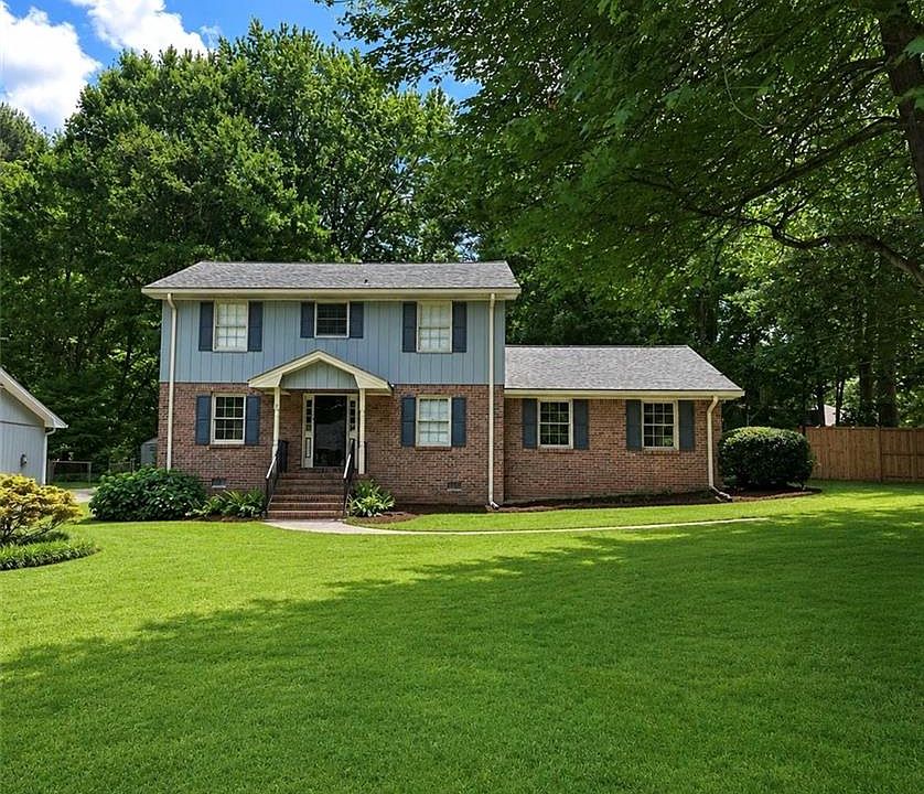 1st image of 4056 White Oak Ln SW