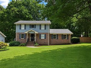 4056 White Oak Ln SW, Lilburn, GA 30047