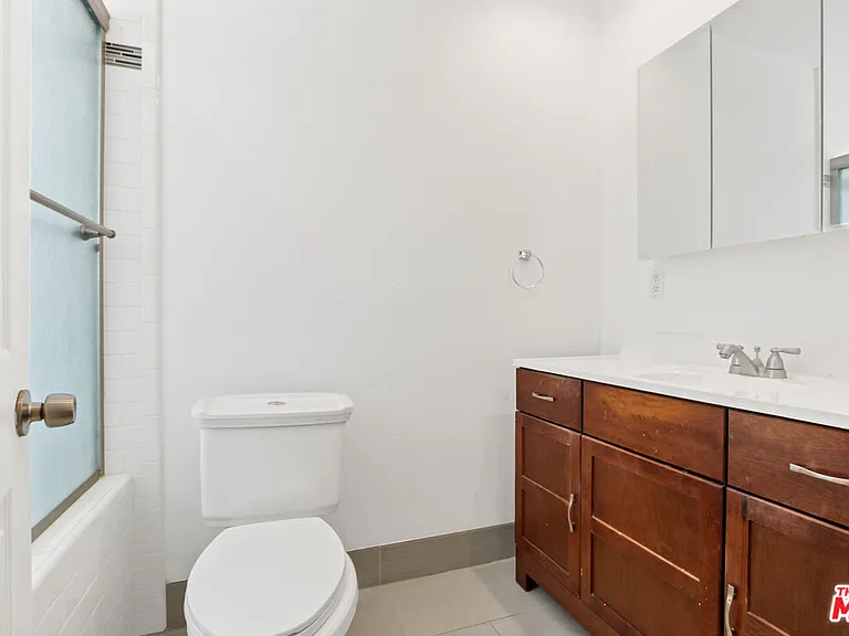 1335 Roxbury Dr #1337-1/2 — Photo 6