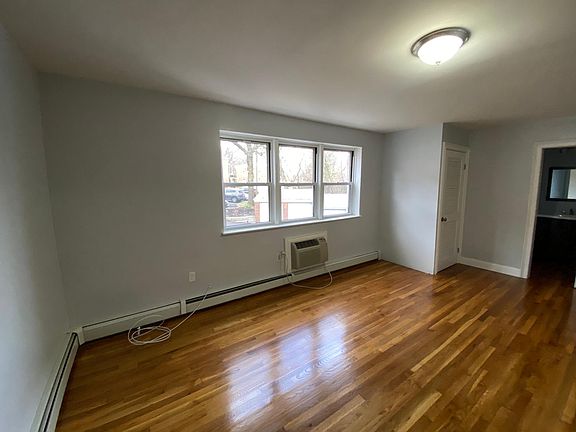 4th image of 36 Stevens Ave #1E