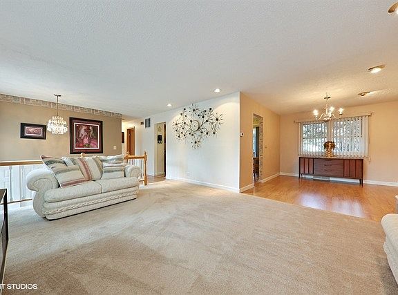 4th image of 5 Sheridan Ct