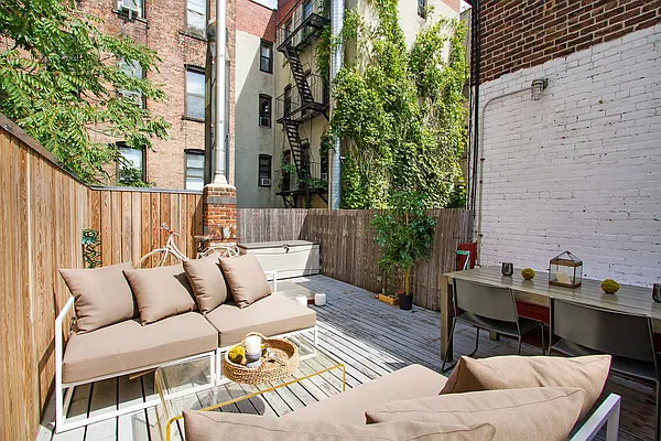 Rented by Compass | media 2