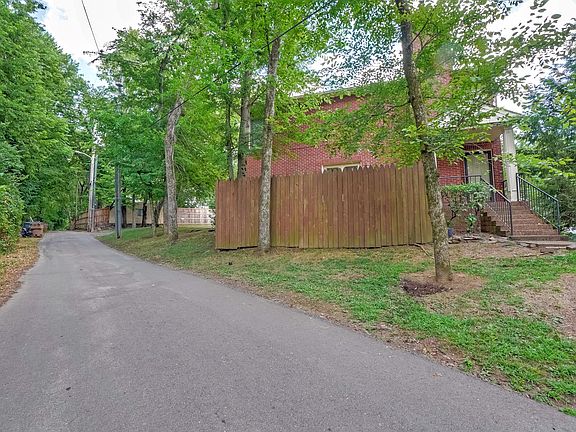 3rd image of 3730 Meadowbrook Ave