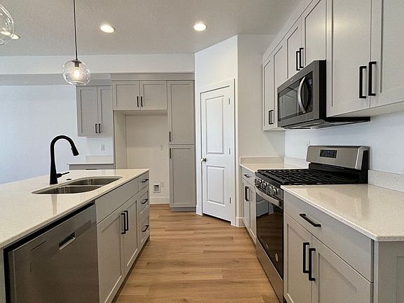 3rd image of 2639 E Wake Forest Ln