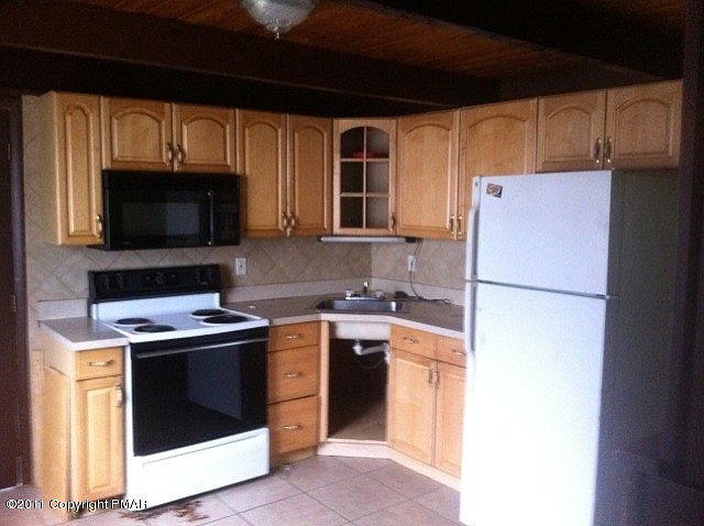 2nd image of Valley View Cir