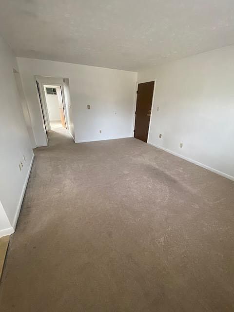 1st image of 501 W Silver St