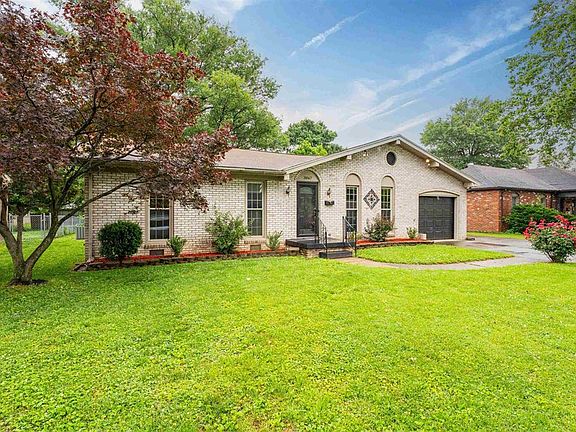 3rd image of 3867 Lewis Ln