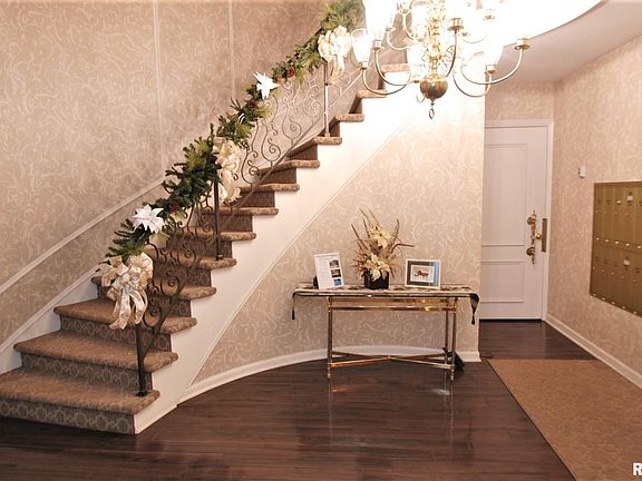 2nd image of 125 E Glen Ave APT 106B