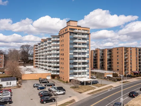 300 Lynn Shore Dr APT 812, Lynn, MA 01902