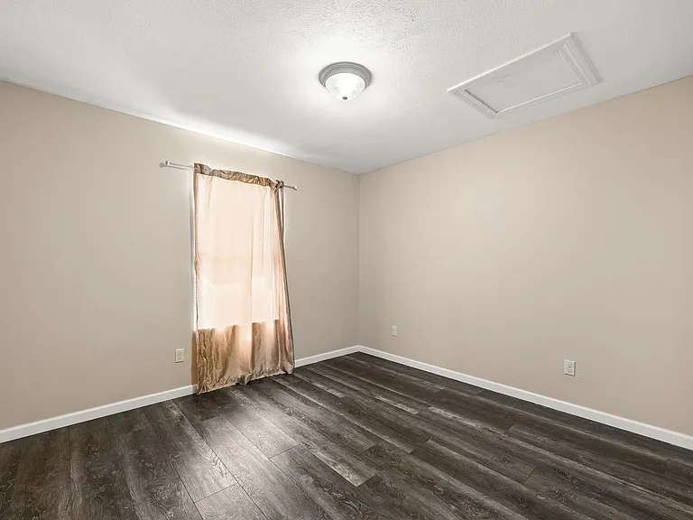 2716 Oak Hammock Dr — Photo 13