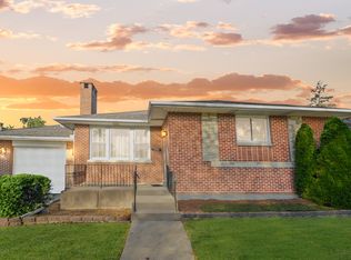 2352 Hawthorne Ave, Westchester, IL