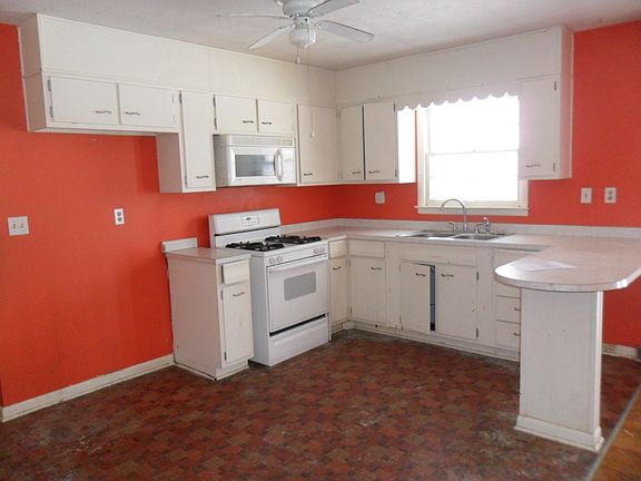 4th image of 537 Melanie Ln