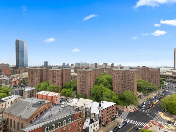 215 Park Row 19H image 2 of 18