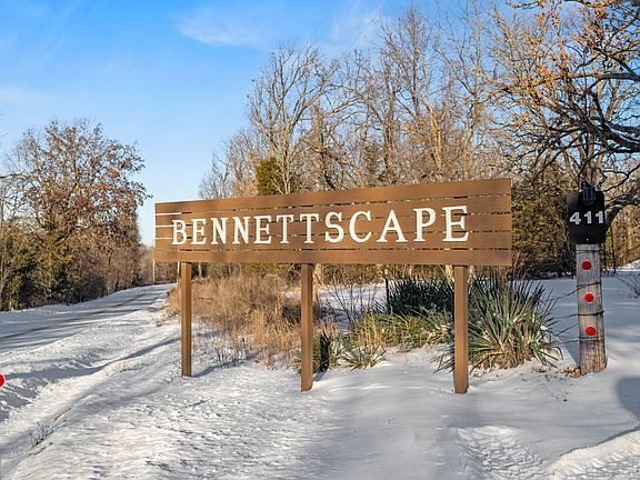 2nd image of 411 Moon Valley Road