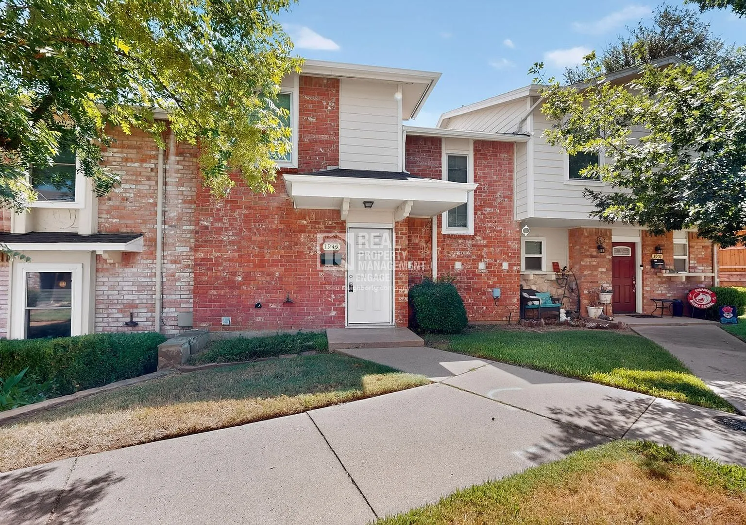 2BR Grapevine Townhome Available for Rent! — Photo 4