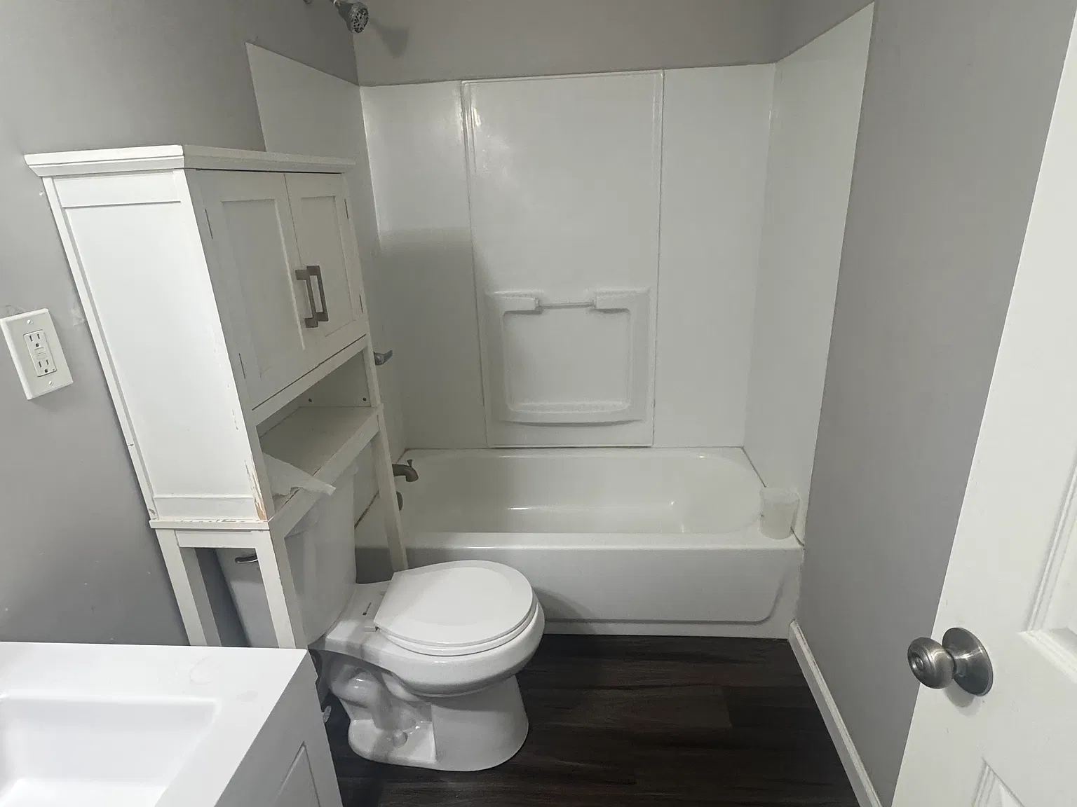 2 bed, 1.5 bath, 2576 sqft, $1,675 — Photo 2