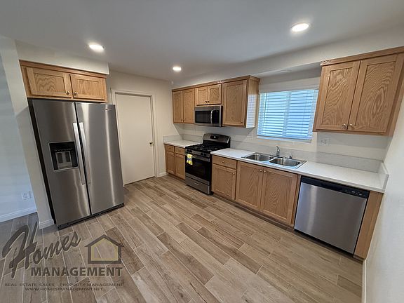4th image of 787-789 N Alda Dr