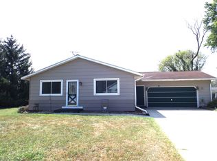 731 Lawrence Ln, Prophetstown, IL 61277