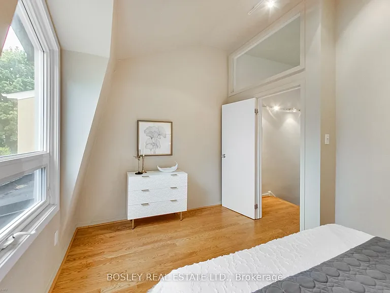 140 Helendale Ave — Photo 20