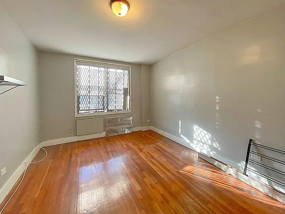 5th image of 257 Clarkson Ave #3C