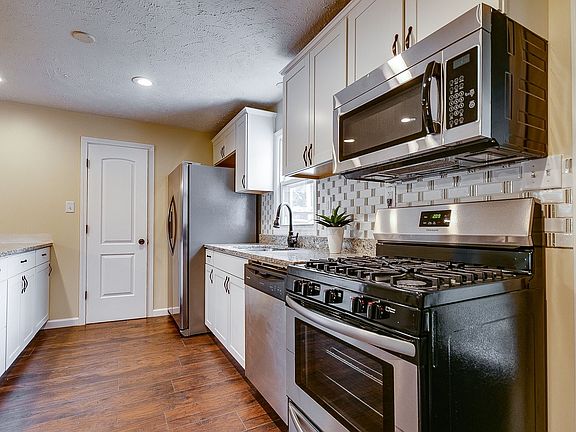 Brand New Kitchen Complete with Appliances