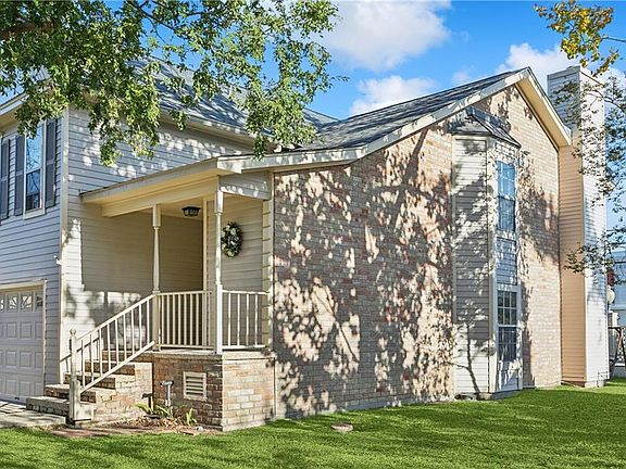 2nd image of 305 Audubon Trce #305
