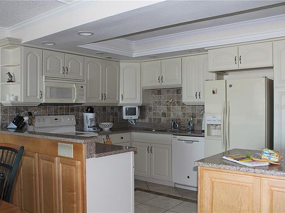 3rd image of 830 S Gulfview Blvd APT 506