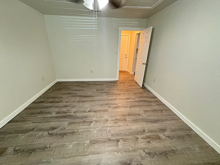 721 Perry Ave — Photo 9