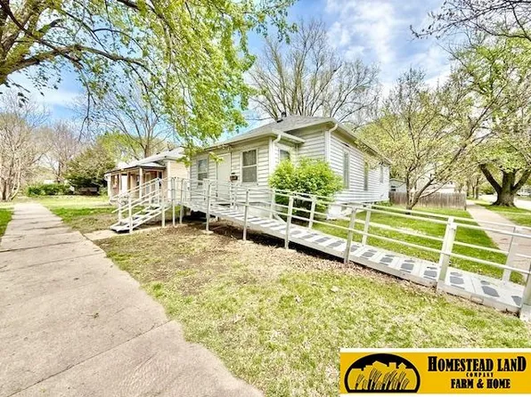 902 A St, Fairbury, NE 68352