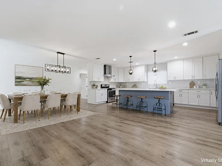 2122 S Highland Ave — Photo 3