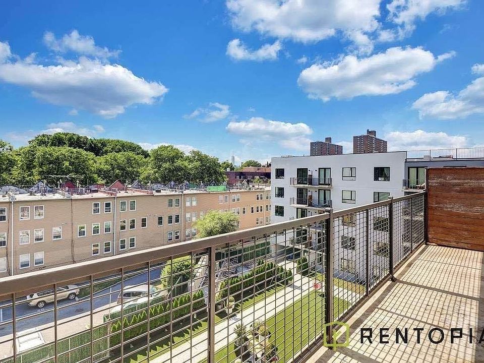 1st image of 10 Lexington Ave APT 4A