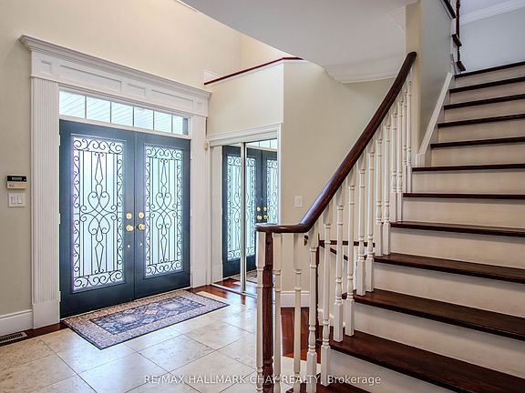 3rd image of 104 Succession Cres