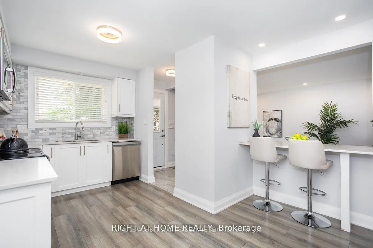 3 bed, $3,000 — Photo 4