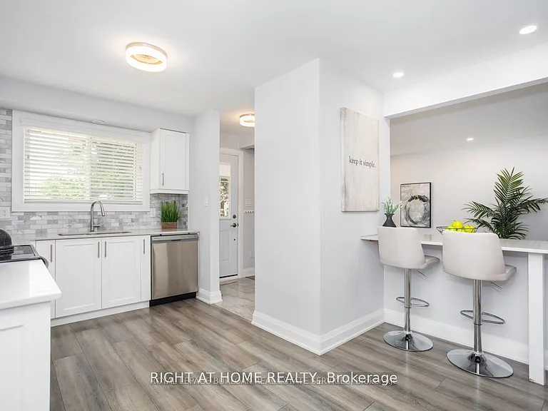 576 Turner Dr #MAIN — Photo 4