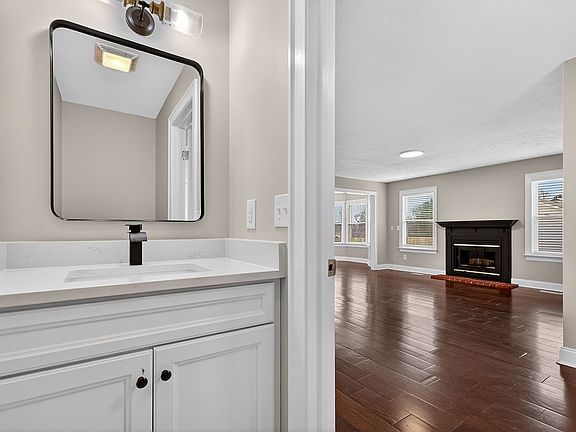 4th image of 406 Mockingbird Dr