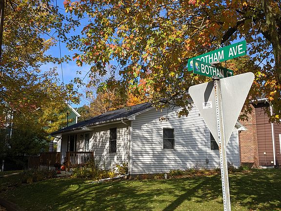 3rd image of 515 Botham Ave